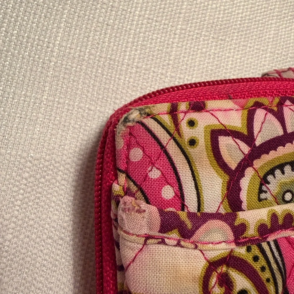 Vera Bradley Pink Floral Paisley Quilted Zip Wallet - Picture 8 of 9